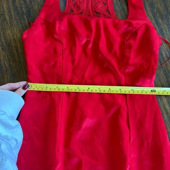 Jessica McClintock Gunne Sax VTG 90s
Cherry Red Satin Lace Back Slit Maxi Dress - Picture 8 of 9